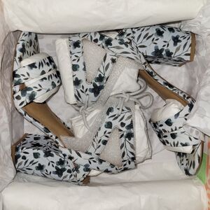 Gianni Bini Black and White Floral Heels